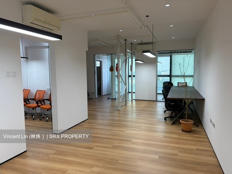 Oxley BizHub (D14), Factory #634605791